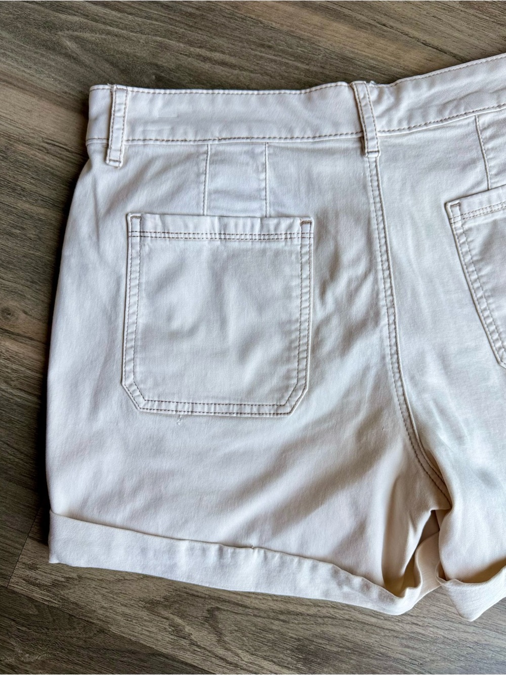 WHBM Pret-A-Play White Mid Rise Stretch Utility Shorts Size 6 - Picture 11 of 13